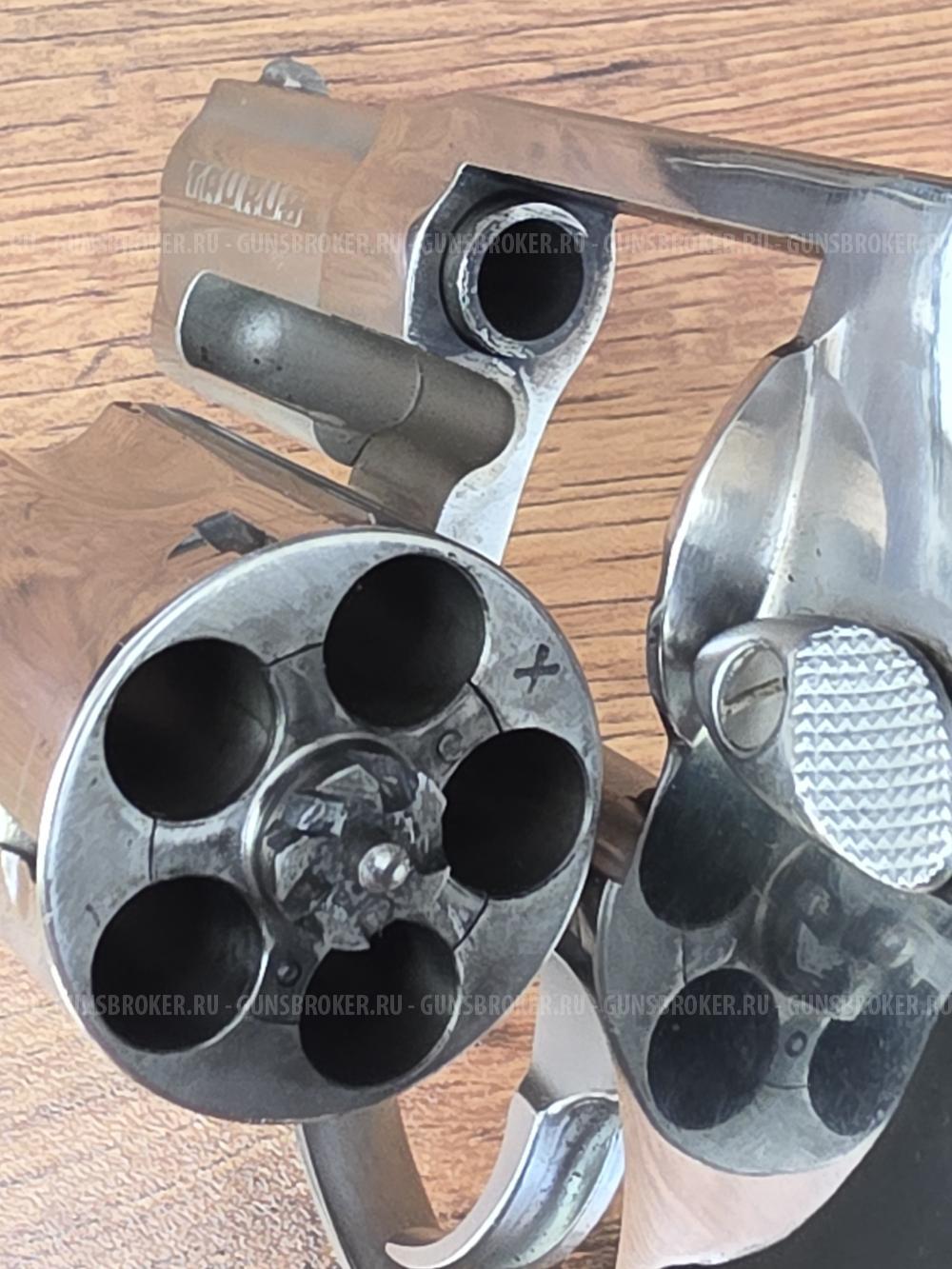 TAURUS LOM-13, cal. 9 mm P.A., Brasil