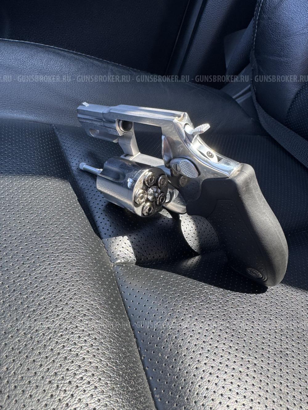 Taurus Lom-13, cal. 9mm P.A., производство Бразилия
