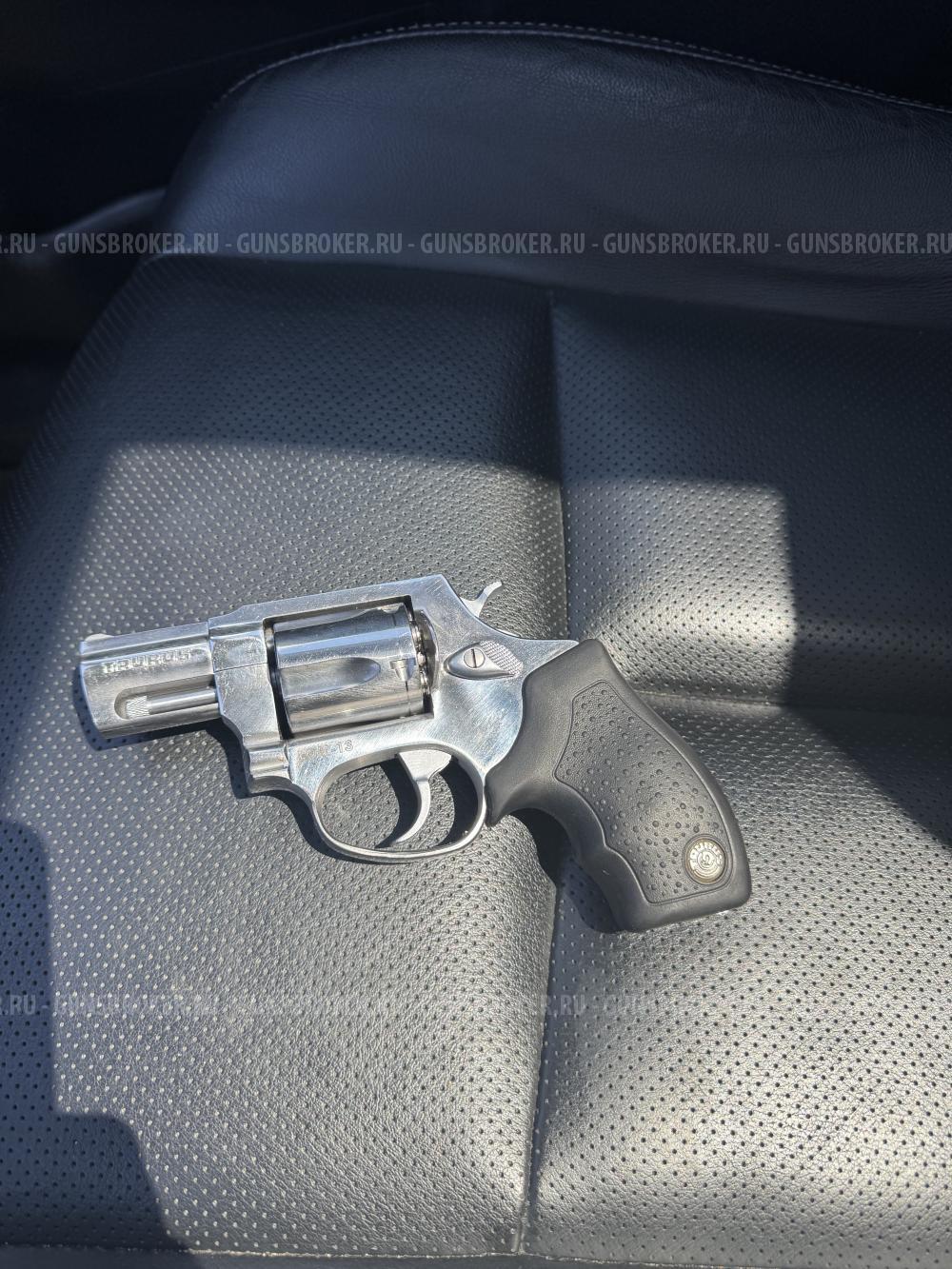 Taurus Lom-13, cal. 9mm P.A., производство Бразилия