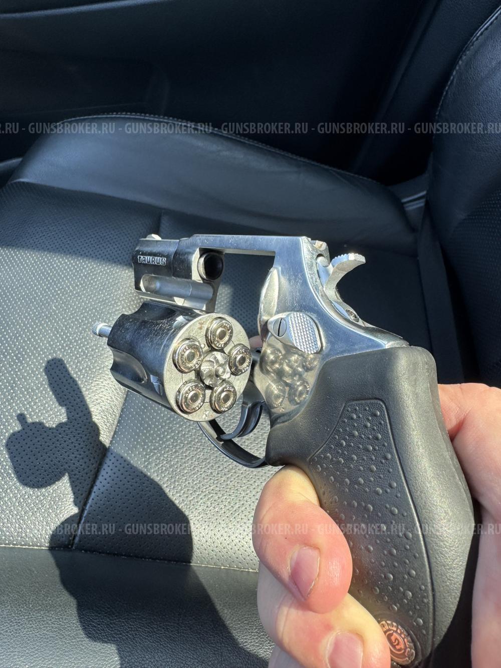Taurus Lom-13, cal. 9mm P.A., производство Бразилия