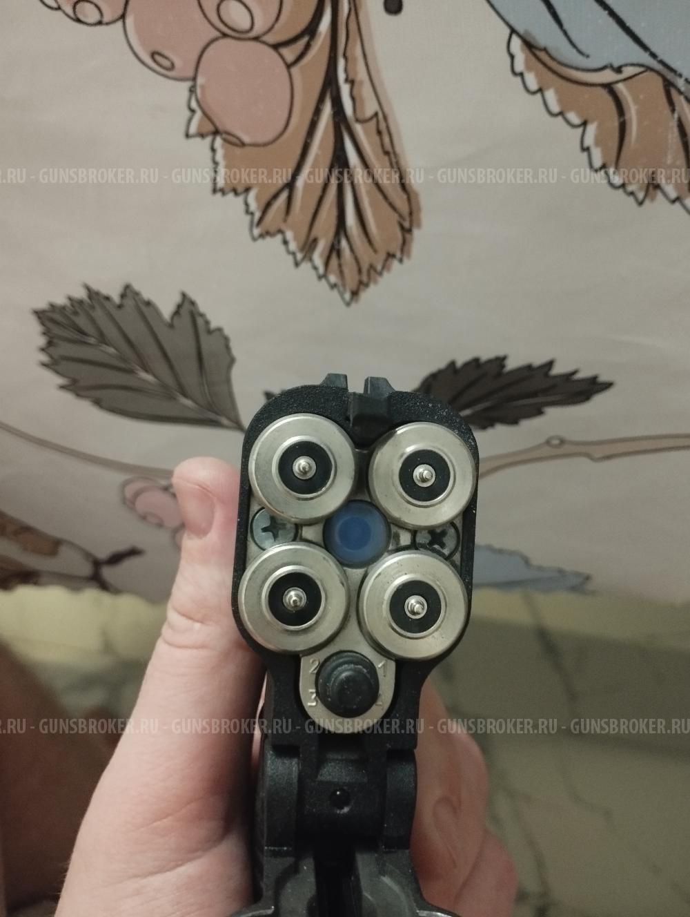 Травматический пистолет ОСА ПБ-4-2, с лазерным целеуказателем