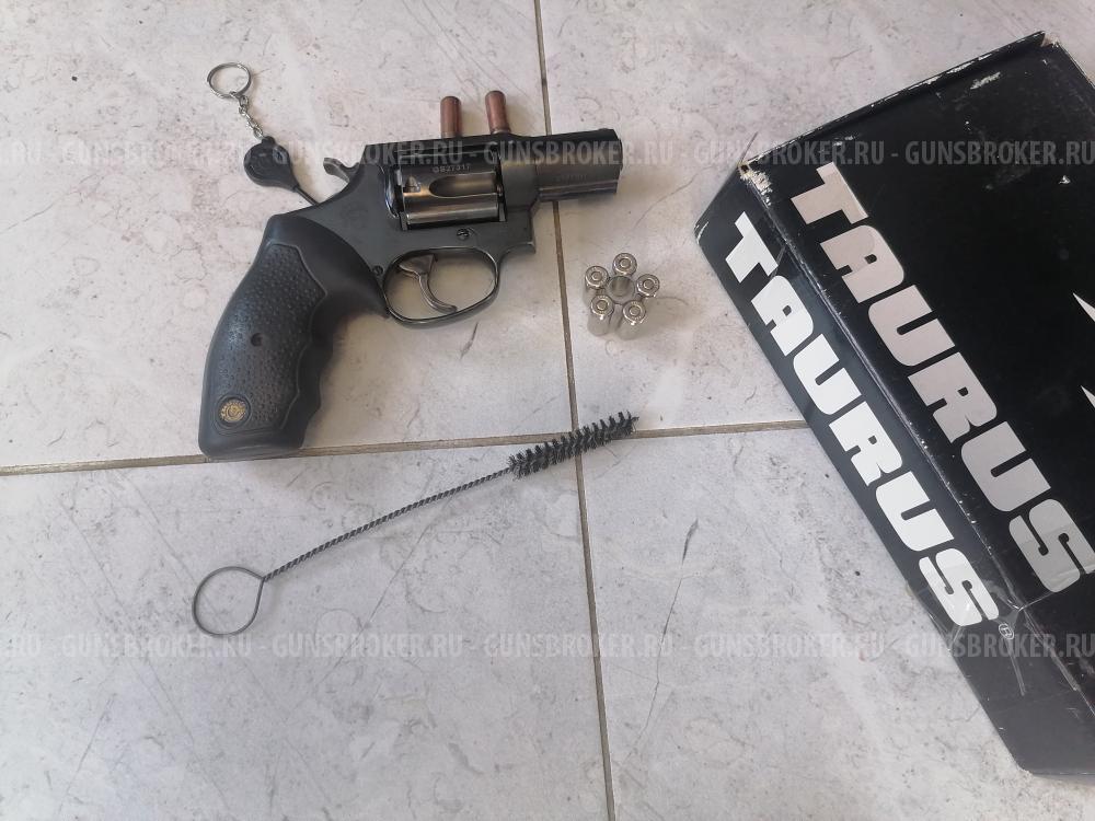 Травматический револьвер Taurus