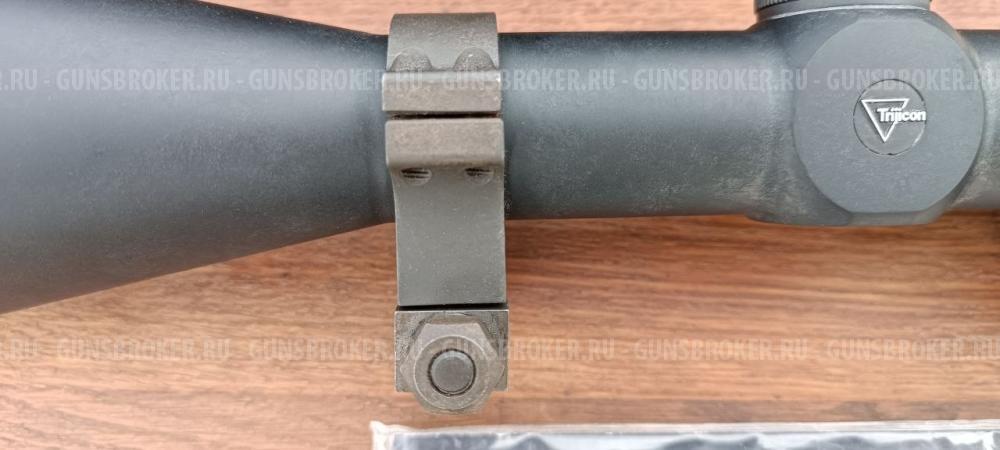 Trijicon AccuPoint TR22-2G (2.5-10x56, Mil-Dot Green) на стальных кольцах Trijicon 