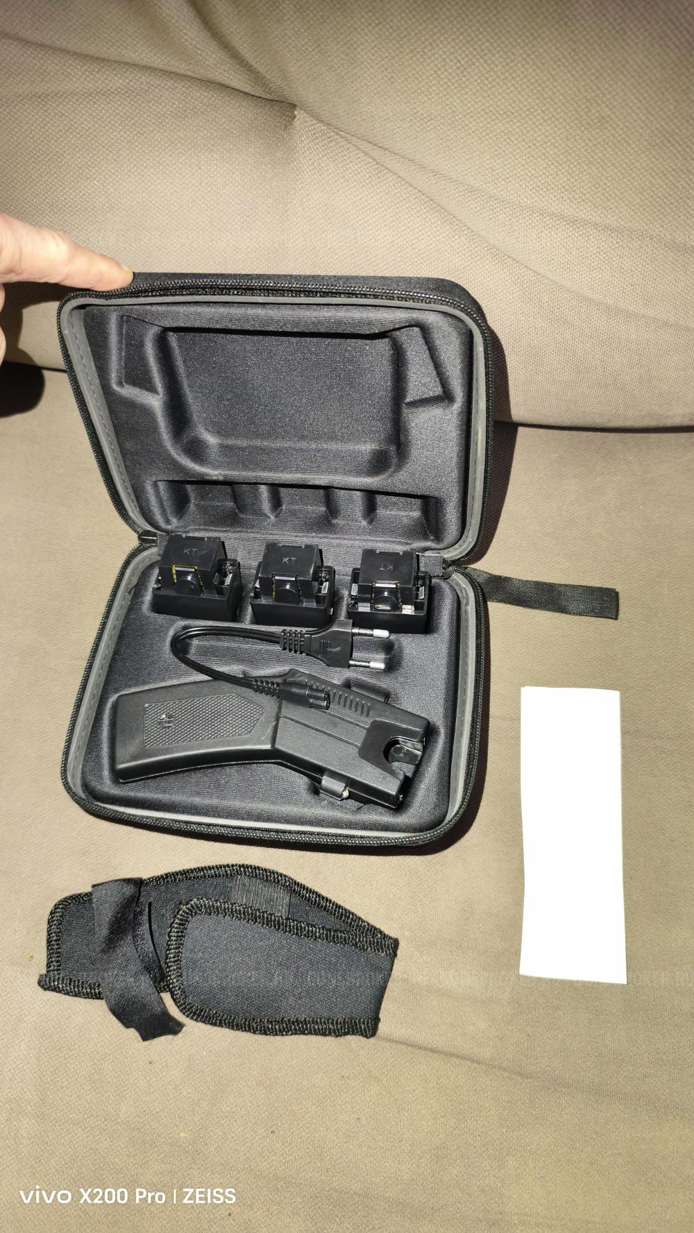 Стреляющий Электрошокер Taser ( Новый)