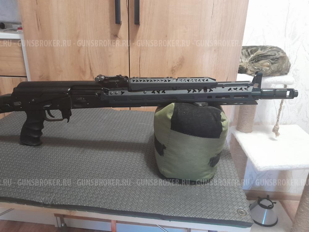 Вывешенное цевье на АК-образные.