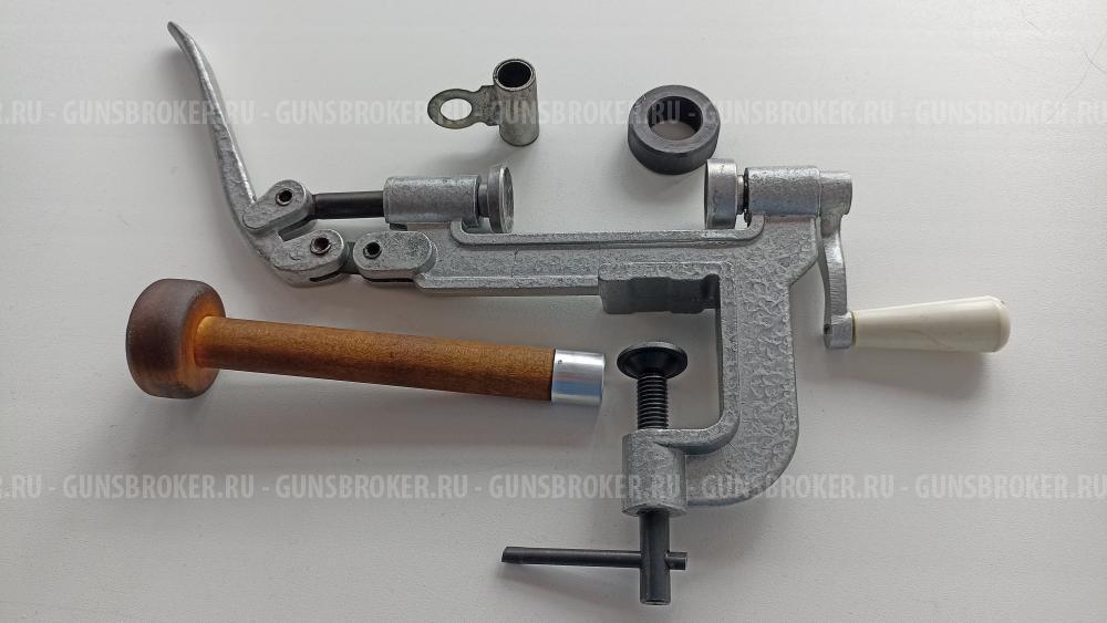 Закрутка для патронов 12 к, калибровочное кольцо, мерка, навойник. 