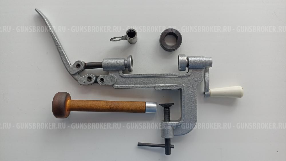 Закрутка для патронов 12 к, калибровочное кольцо, мерка, навойник. 